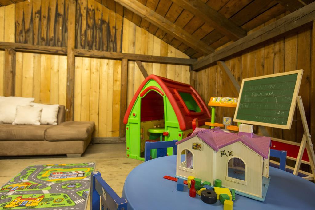 Forest Chalet Retreat: Mountain Views, Sauna & Garden Oasis Golling an der Salzach Room photo